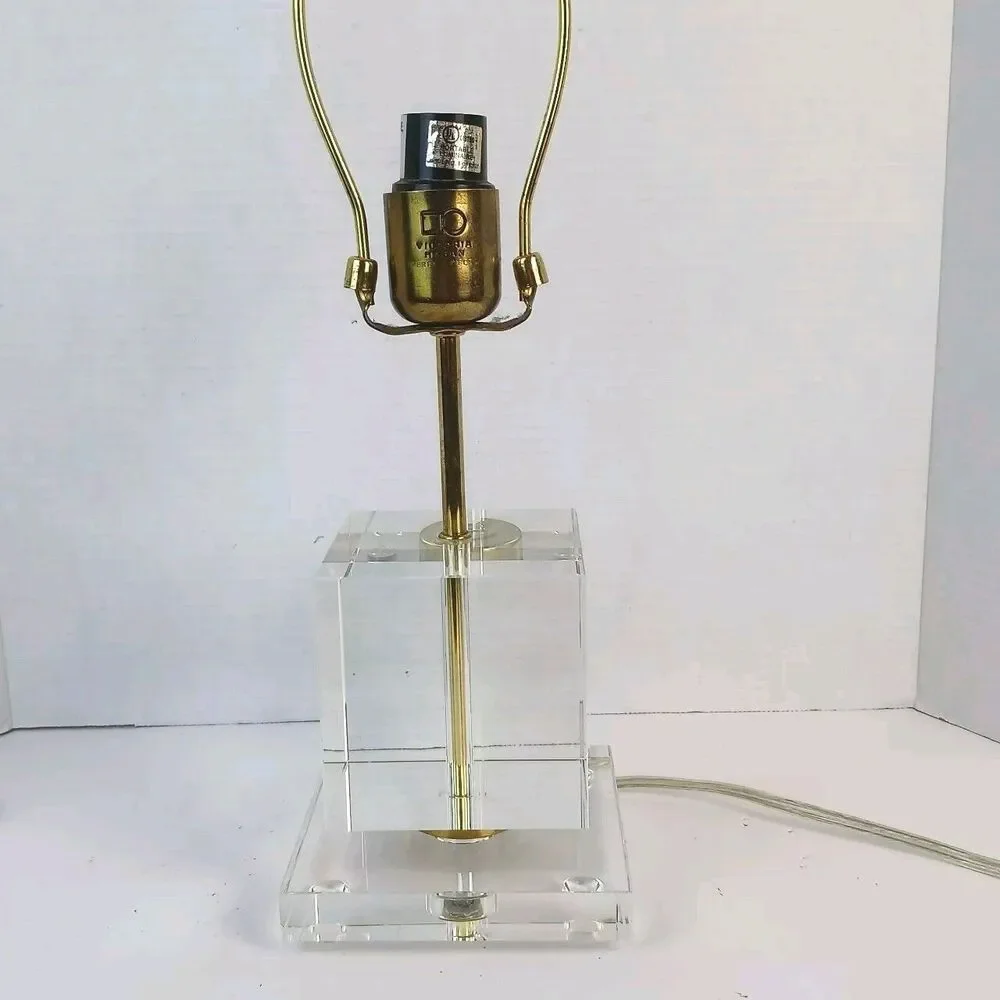 Victoria Hagan Perfect Pieces Rare Modernist Cubed Glass Table Lamp Shade
